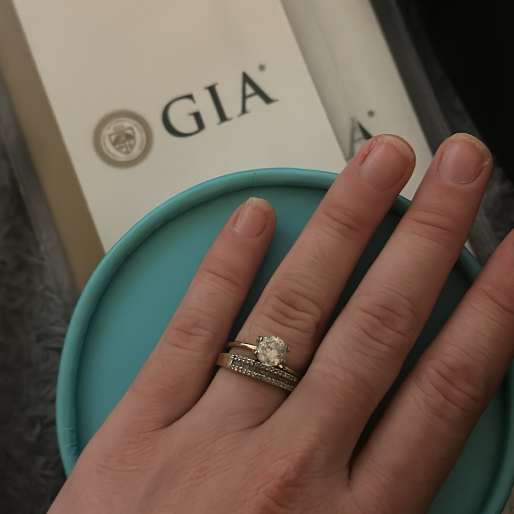 1.431ct Natural White Diamond shown in 14k gold engagement ring display round - Picture 3 of 10
